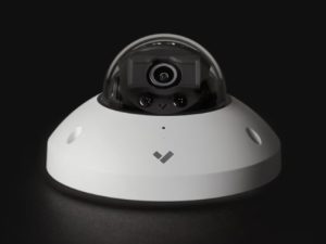 VERKADA Korkearesoluutioinen domekamera, jossa on älykäs reunapohjainen videoanalytiikka.Pilvinatiivi kamera jossa tallennus tapahtuu suoraan kameraan ja pilveen. CM41-30E-HW – Mini kamera ulkokäyttöön